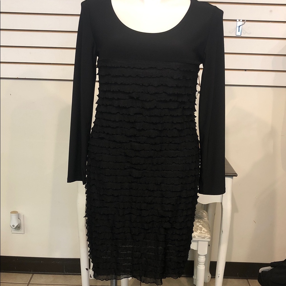 Very Important Pieces Elegant Black Ruffled Dress